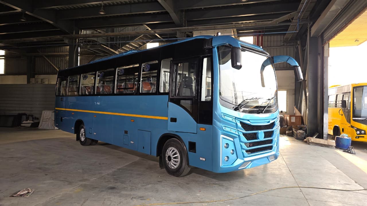 Luxury Travel Bus